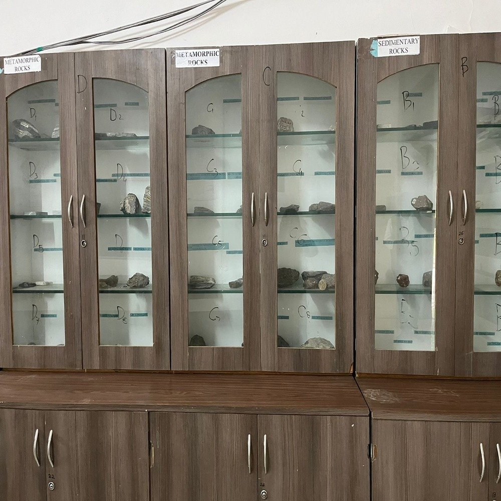 ENGINEERING GEOLOGY LAB